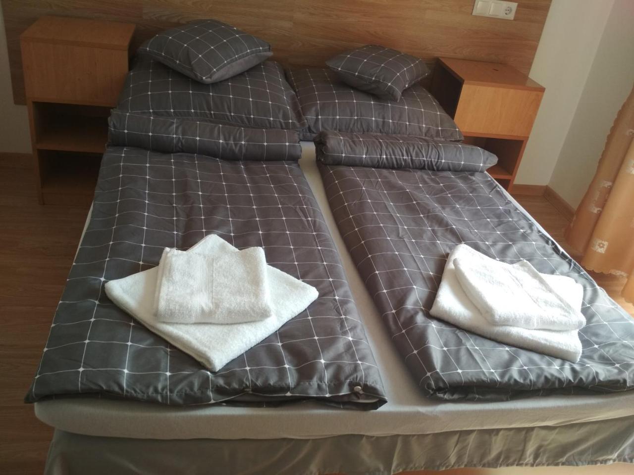 Acopark Vendeghaz Hotel Debrecen Eksteriør billede