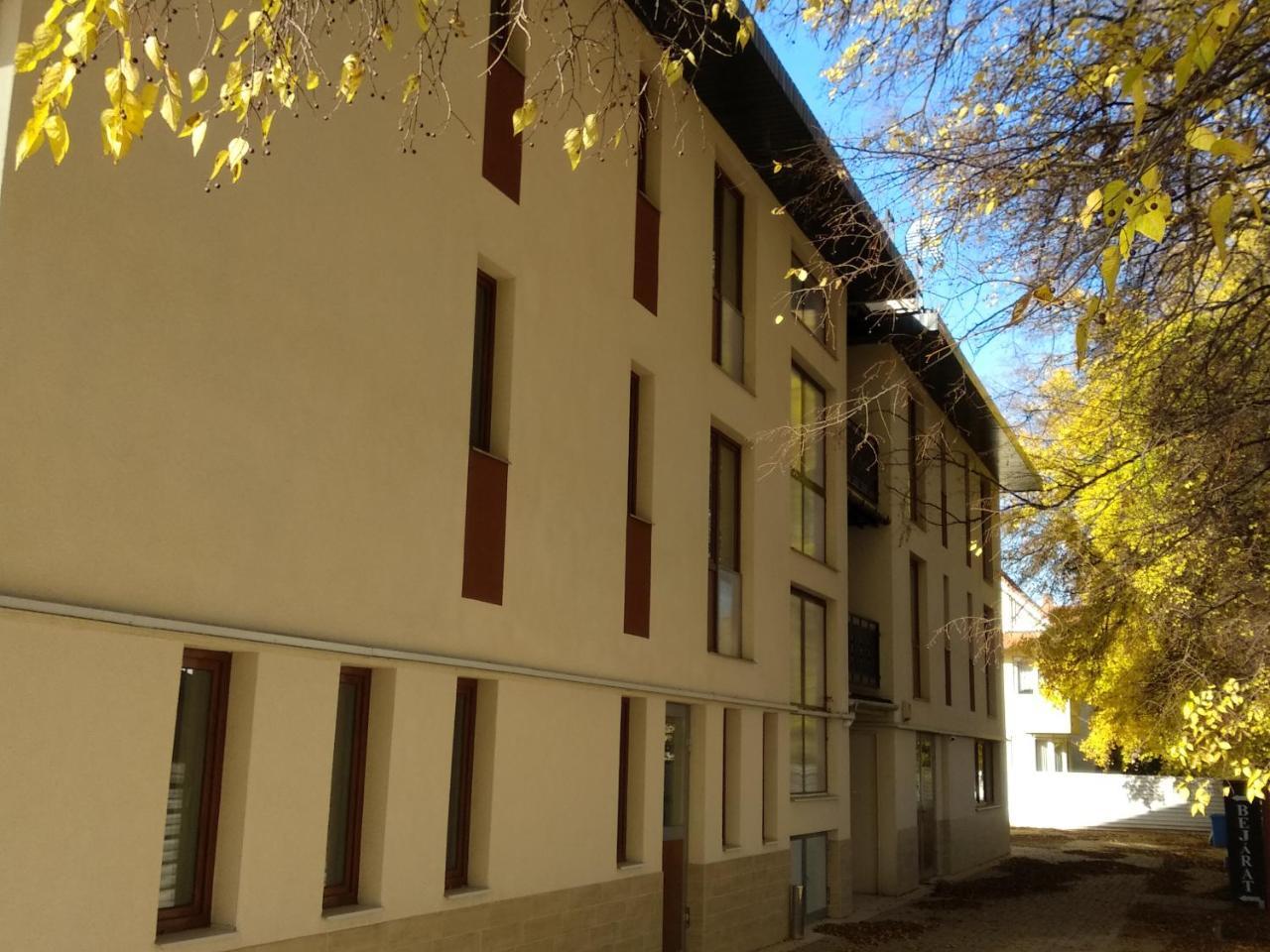 Acopark Vendeghaz Hotel Debrecen Eksteriør billede