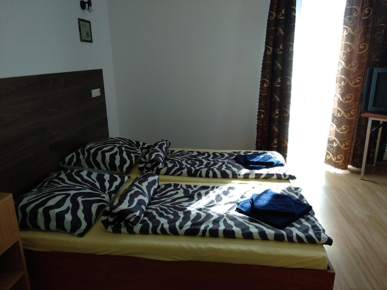 Acopark Vendeghaz Hotel Debrecen Eksteriør billede
