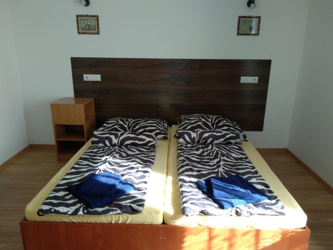 Acopark Vendeghaz Hotel Debrecen Eksteriør billede